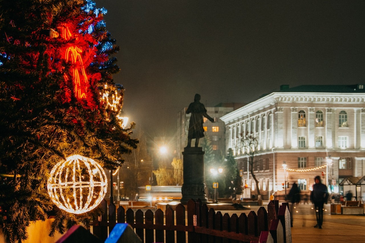 театральная площадь в курске