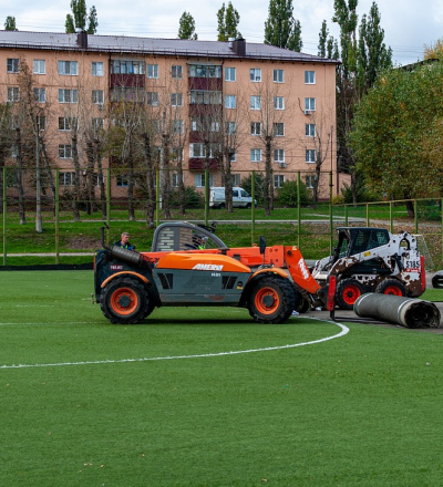 В Курске продолжается ремонт стадиона «Олимп» в парке КЗТЗ