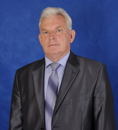 Курский депутат Николай Карцев обвинил главу региона Хинштейна в присвоении его заслуг в здравоохранении