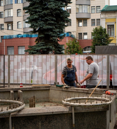 В Курске на улице Ленина, 74 завершился ремонт фонтана