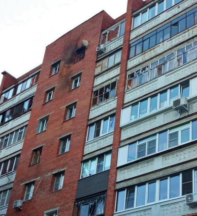 Ночью в Курске беспилотник врезался в многоквартирный дом на улице Карла Маркса