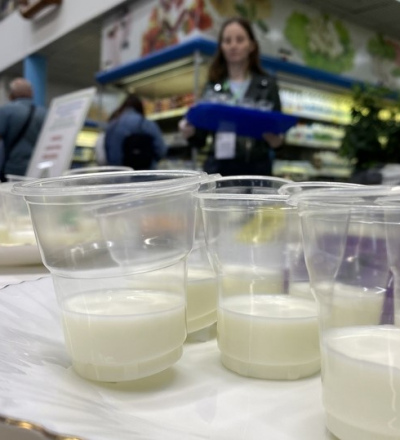 В Курске прошла дегустация пастеризованного молока жирностью 2,5%