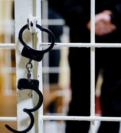 Курянин может получить 18 лет за выстрел в голову сотрудника органов не при исполнении