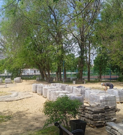 В Курске продолжается благоустройство парка на пересечении улиц Союзной и Куйбышева