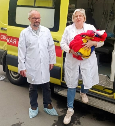 Недоношенного малыша из Курска эвакуировали в Москву