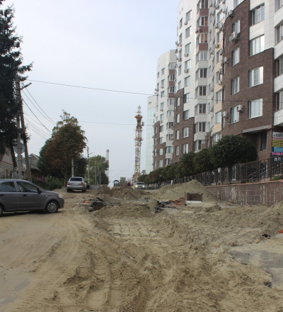 В Курске на части улицы Володарского перекрыли дорожное движение